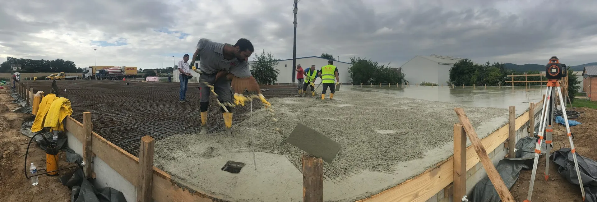 Stahlbewehrung mit Abstandshaltern, vor Betoneinbau