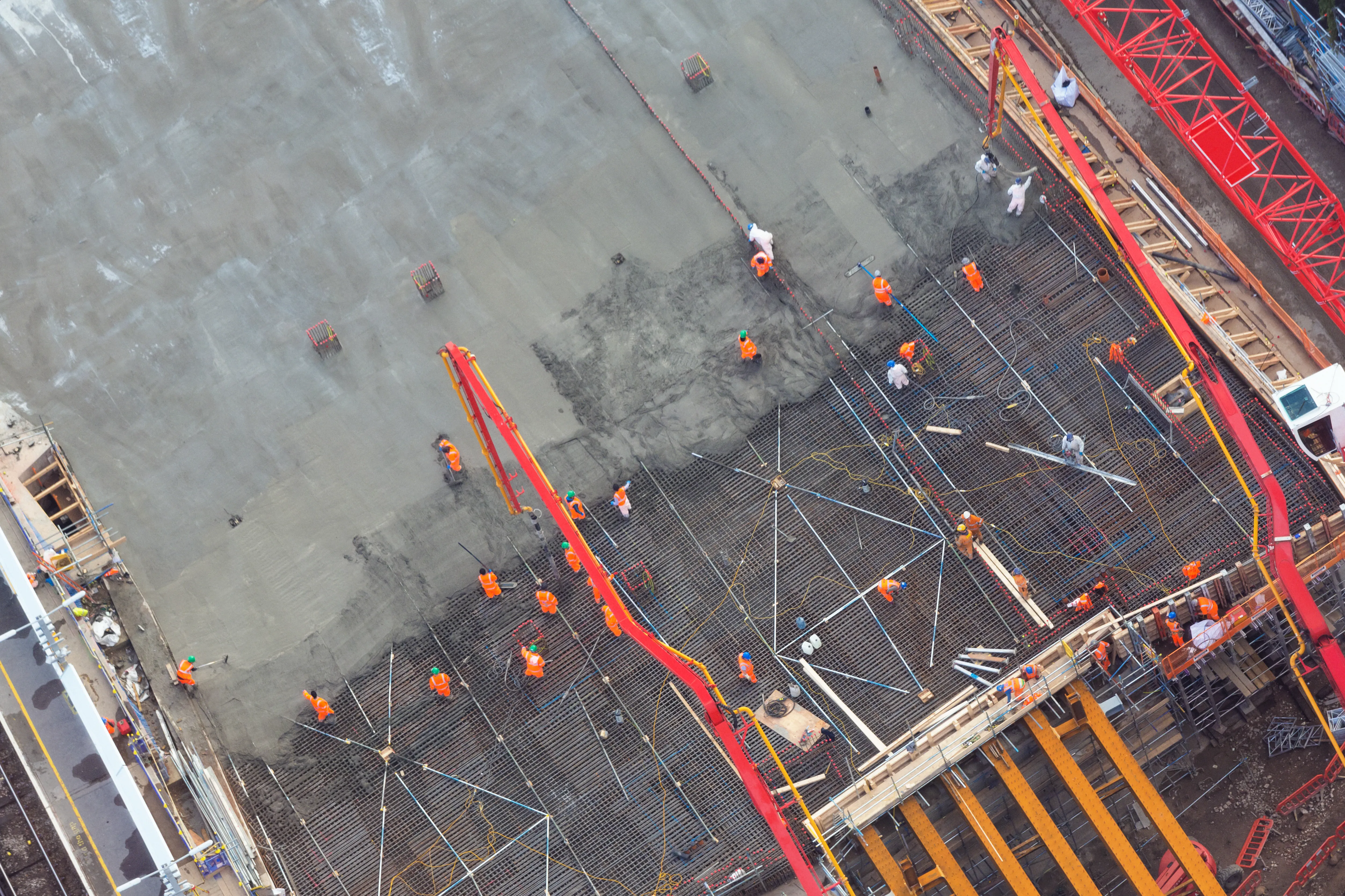 Industrieboden Industrieböden — aus der Praxis. · Öz-Construction GmbH